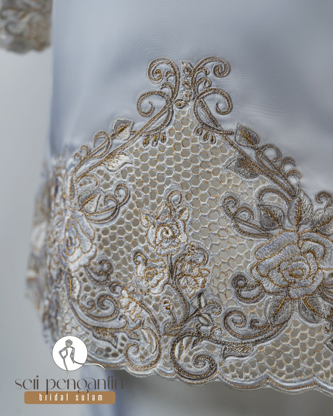 Baju Kurung Moden Nikah Bersulam Kerawang Corak Bunga Ros