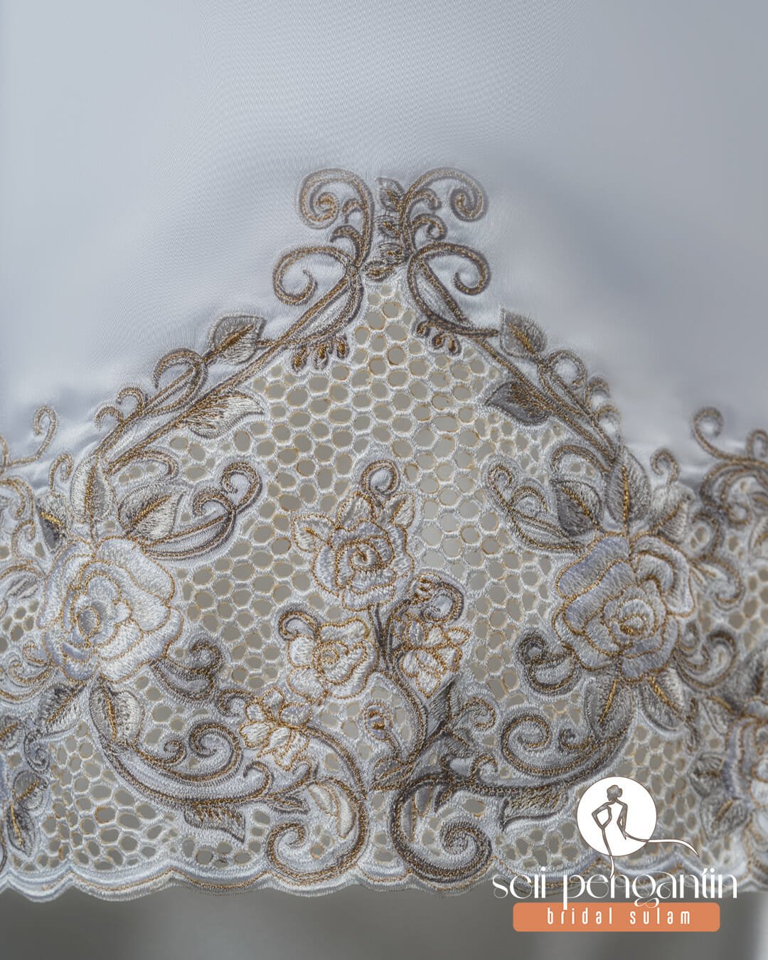 Baju Kurung Moden Nikah Bersulam Kerawang Corak Bunga Ros