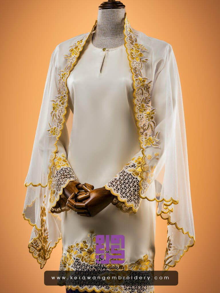 Baju Kurung Pahang Sulam Goyang Kerawang Bunga Orkid Dengan Kerawang Pagar