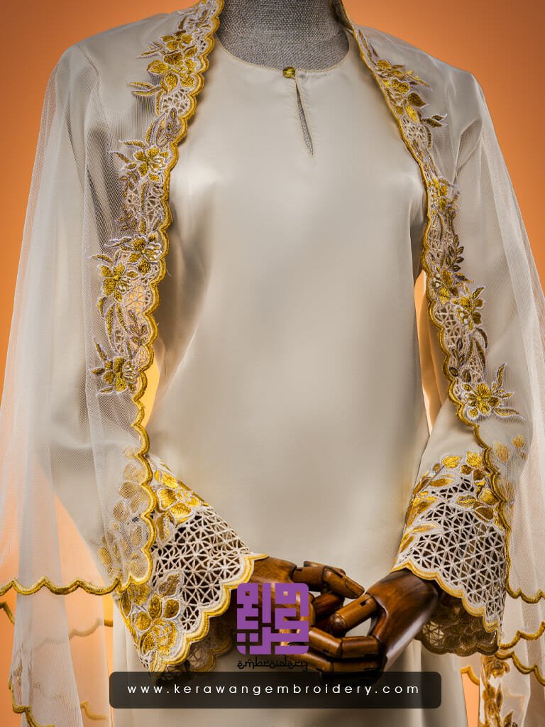 Baju Kurung Pahang Sulam Goyang Kerawang Bunga Orkid Dengan Kerawang Pagar