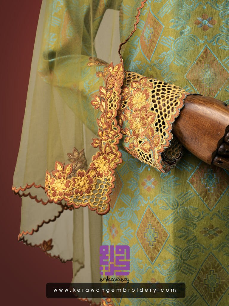 Baju Songket Pengantin Sulam Goyang Kerawang Motif Bunga Sakura