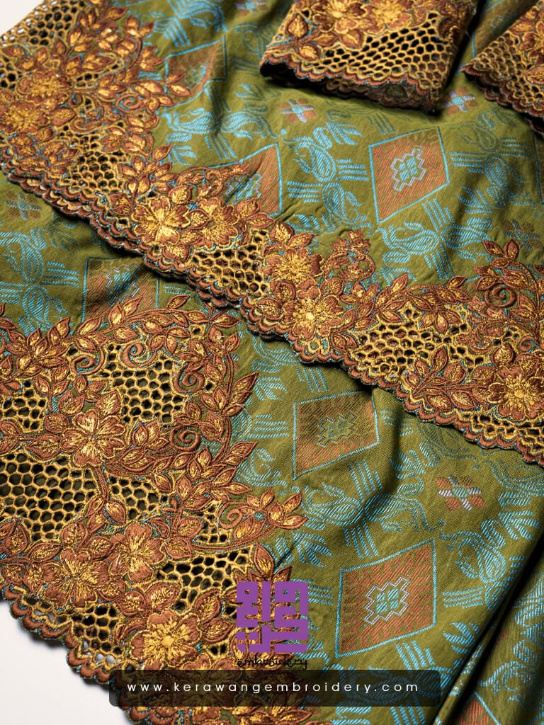 Baju Songket Pengantin Sulam Goyang Kerawang Motif Bunga Sakura