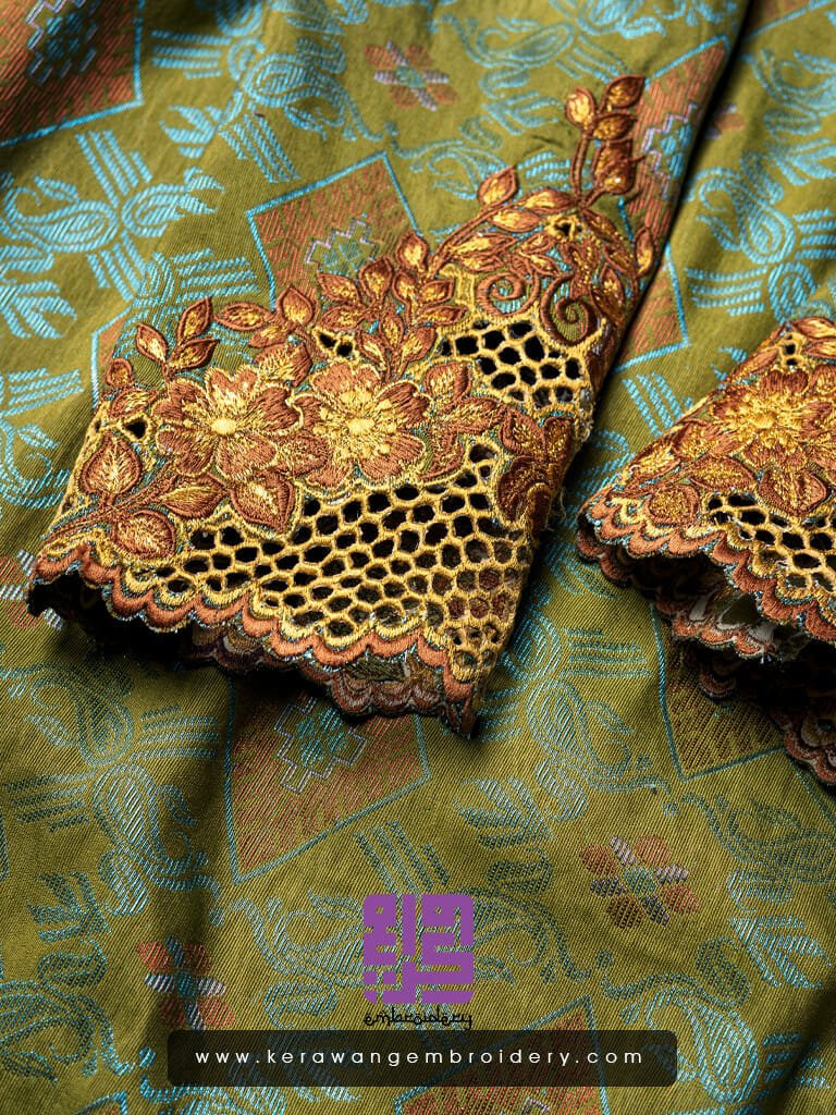 Baju Songket Pengantin Sulam Goyang Kerawang Motif Bunga Sakura