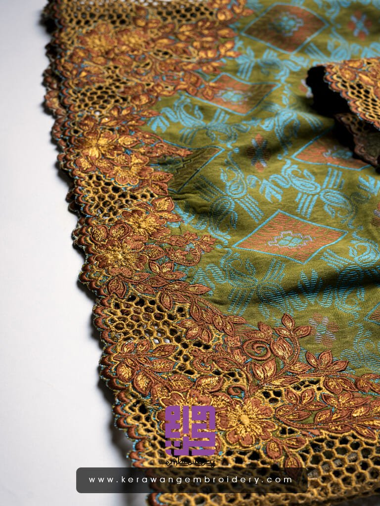 Baju Songket Pengantin Sulam Goyang Kerawang Motif Bunga Sakura