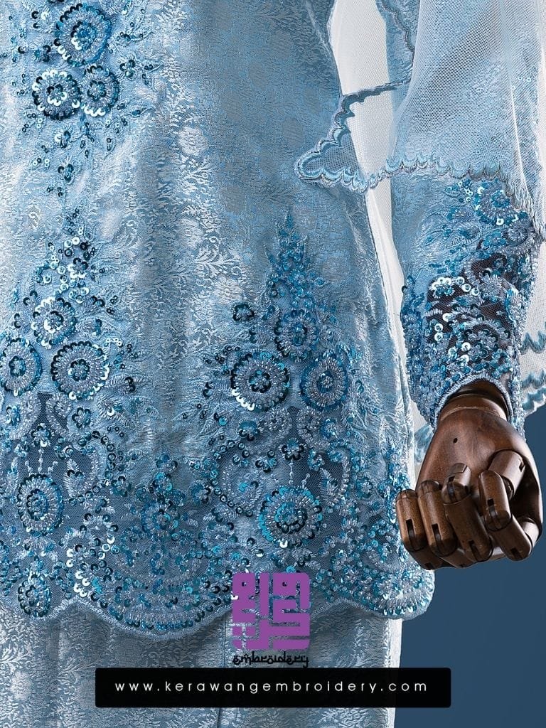 Baju Pengantin Kurung Kedah Sulam Lace Corak Daisy